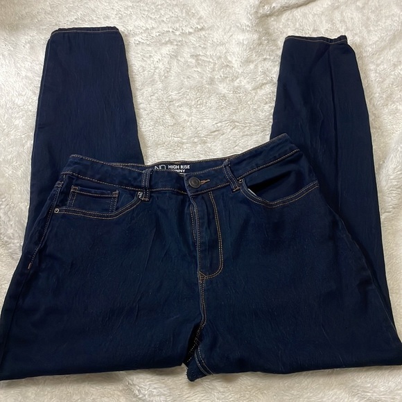 Dark‎ Skinny Jeans - Picture 2 of 5